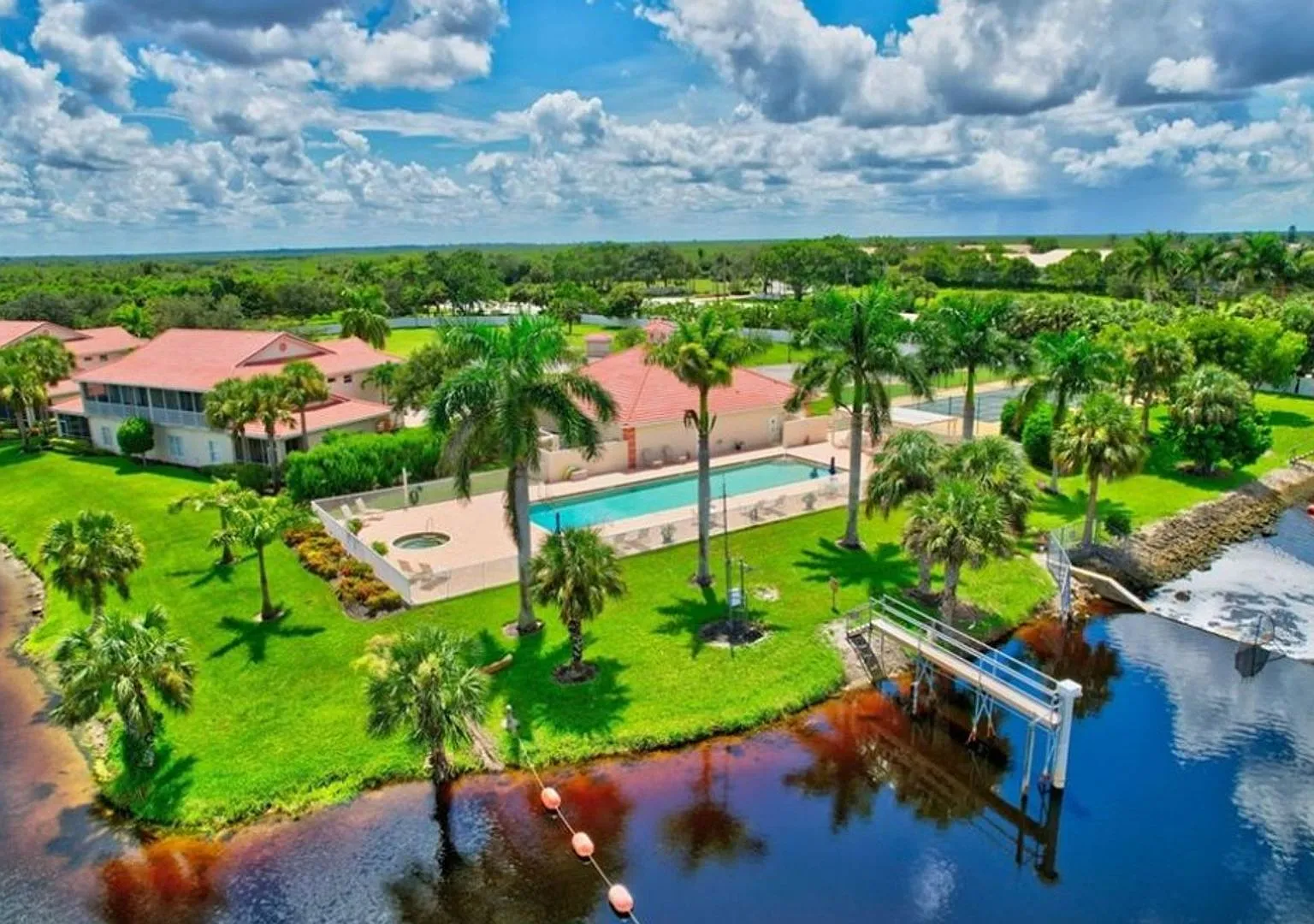 ** Beautifully Remodeled Furnished Condo In Orchid Cove At Port Of The Islands ** 2 Bedrooms\2 Ba... — Photo 4