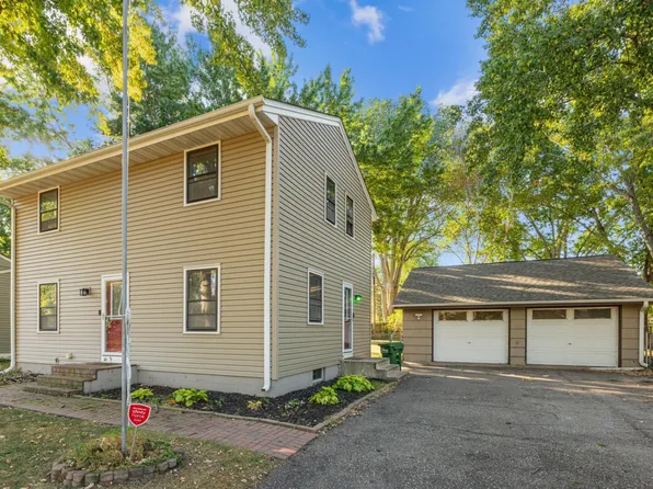 42 105th Ave NE, Blaine, MN 55434