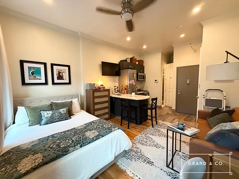 410 W 22nd St #3F — Photo 8