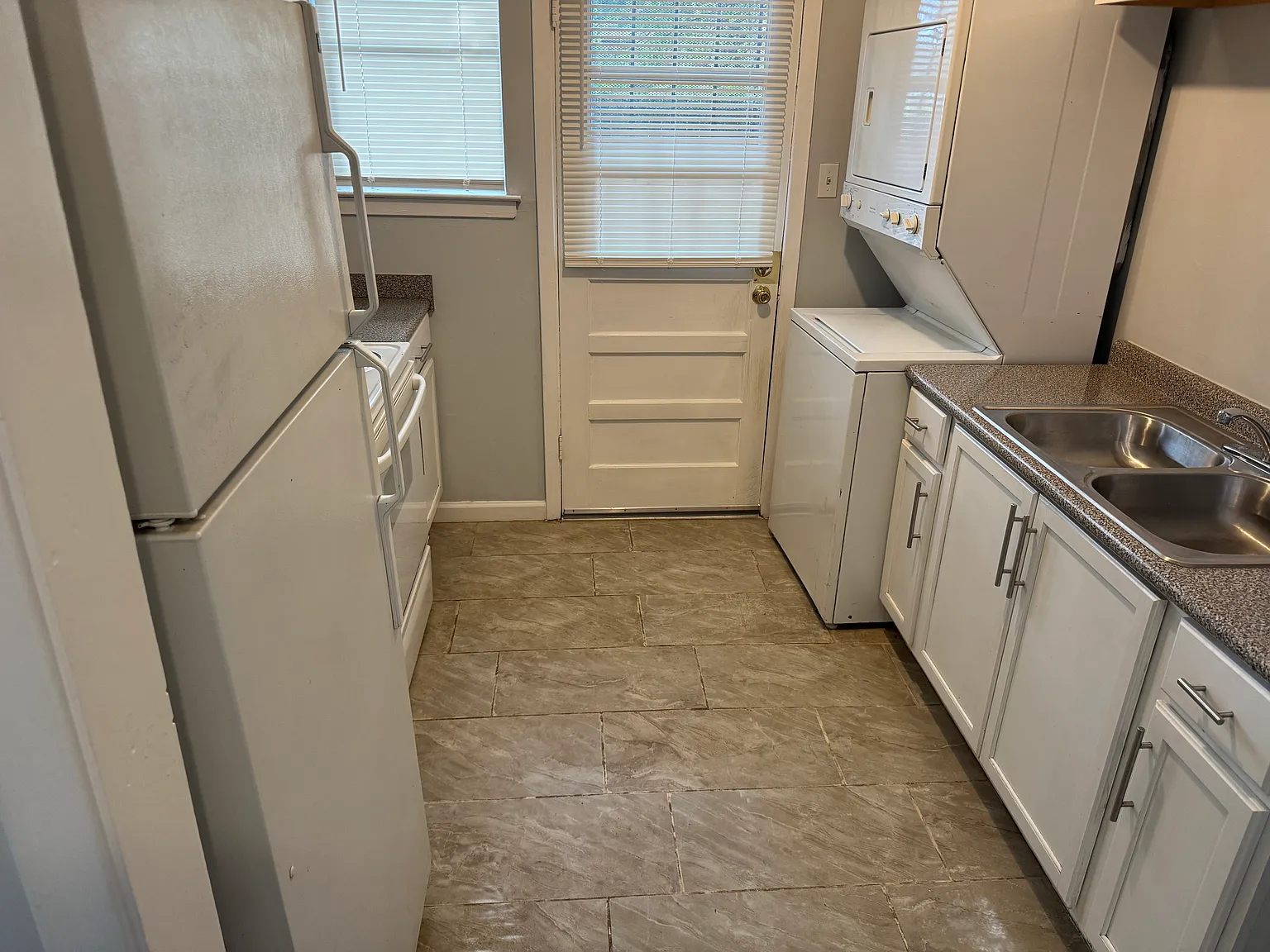2 bed, 1100 sqft, $1,100 — Photo 4
