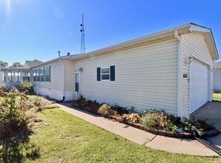 5633 Rockport Rd, Loves Park, IL 61111