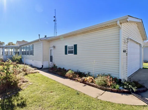 5633 Rockport Rd, Loves Park, IL 61111