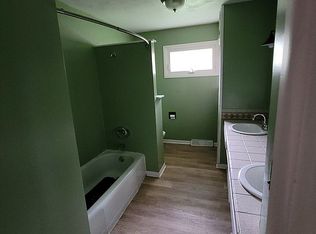 211 N 5th St, Eldridge, IA 52748