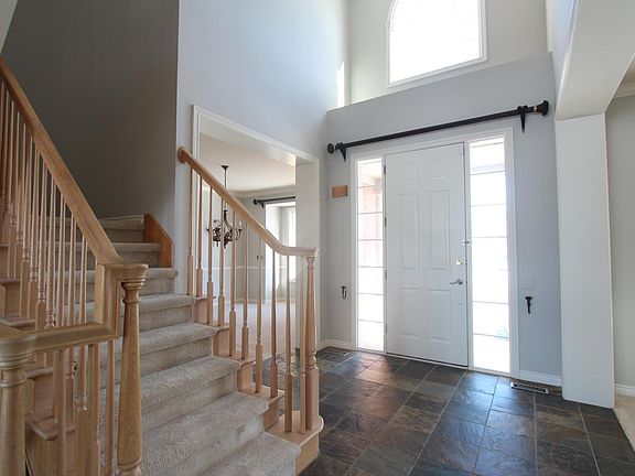 3rd image of 18547 Clairmont Cir W