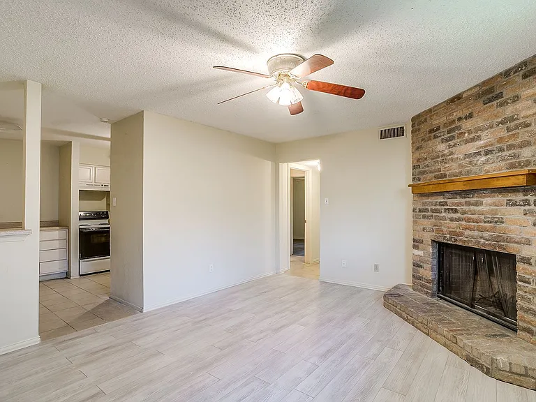 127 Allencrest Dr — Photo 5