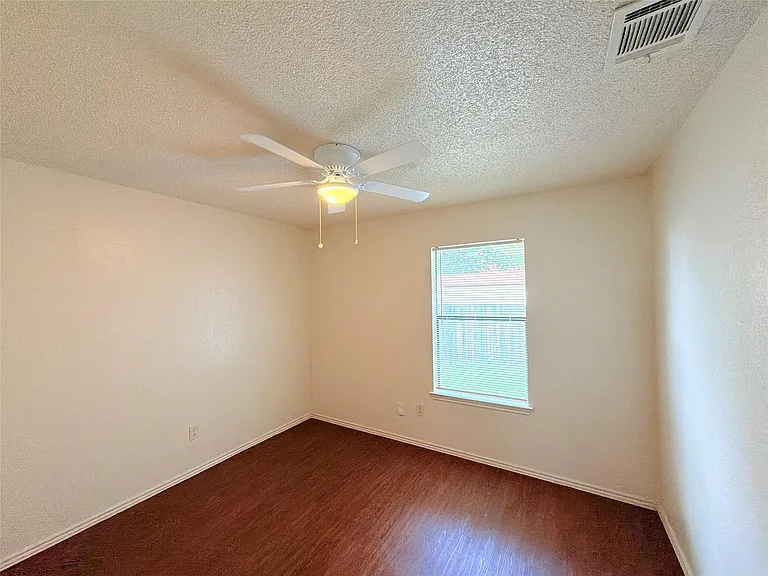 1215 Ridgemont St — Photo 18