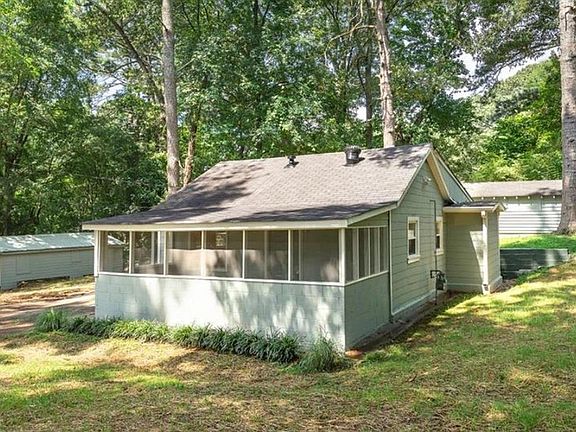 Covered and screened front porch.