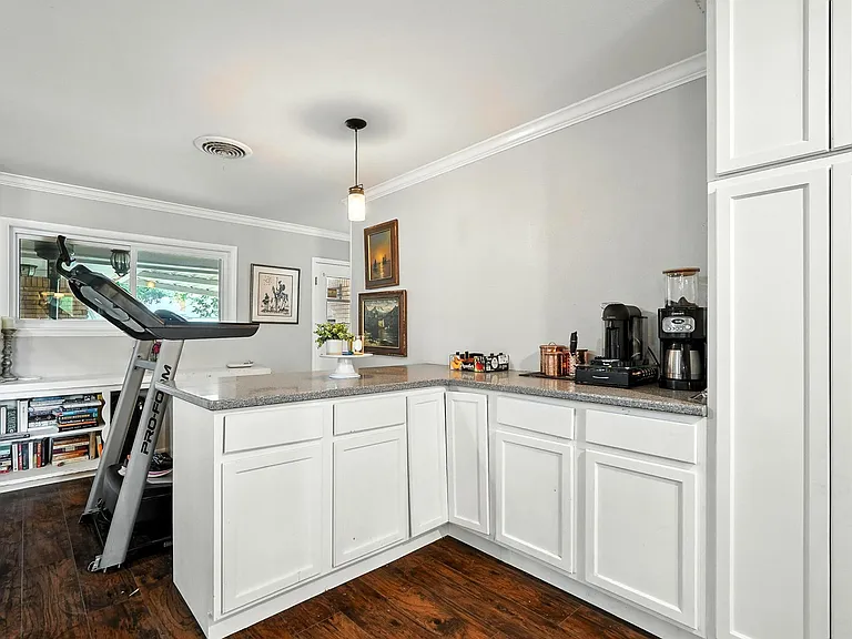3026 Ventura Dr — Photo 4