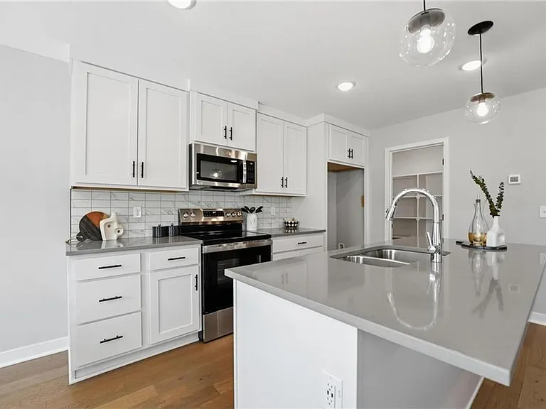 707 Glenn Cir — Photo 20