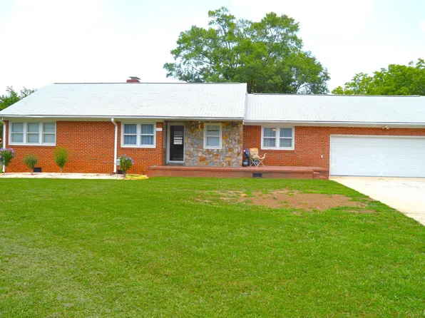 210 Courtland Dr, Elon, NC 27244