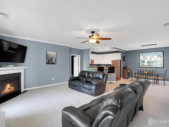 3rd image of 234 Sloan Ct