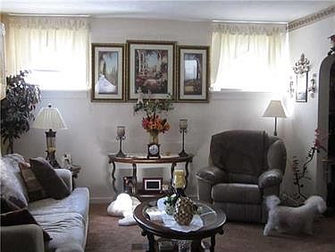 5th image of 349 Pershing Dr