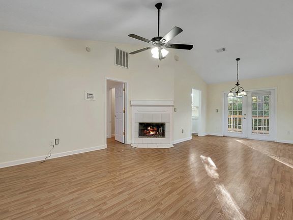 5th image of 1409 Idlewild Dr
