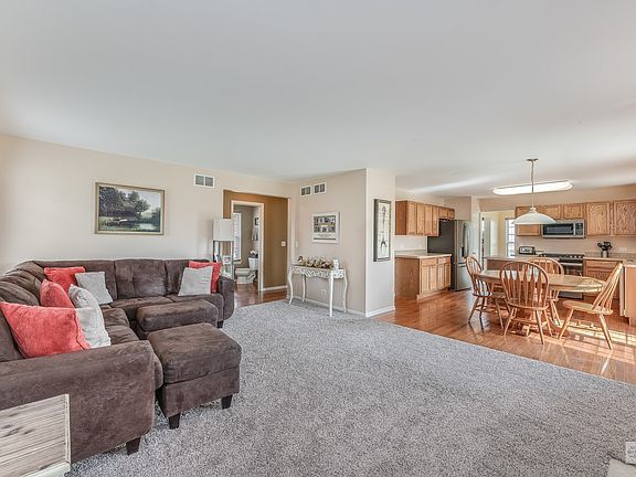 3rd image of 2564 Westgate Ln