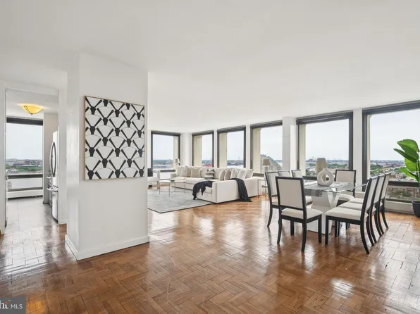 220 Locust St #15DES, Philadelphia, PA 19106