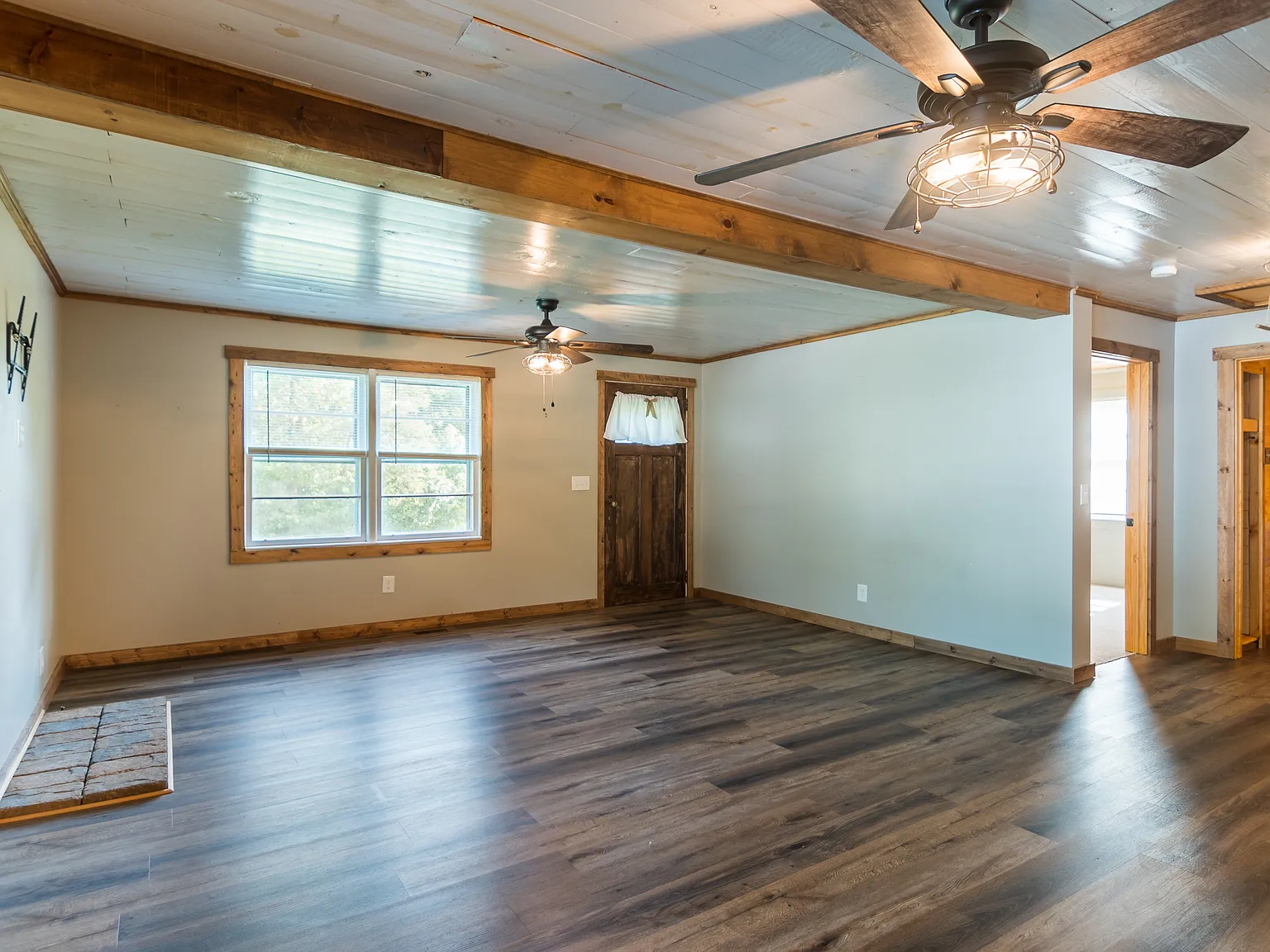 2 bed, 1200 sqft, $1,600 — Photo 2