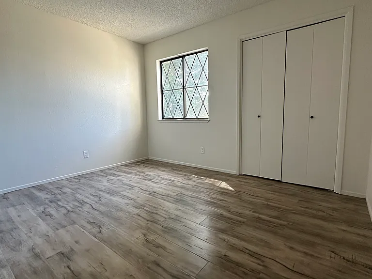 1835 Westminster Ct #1 — Photo 24