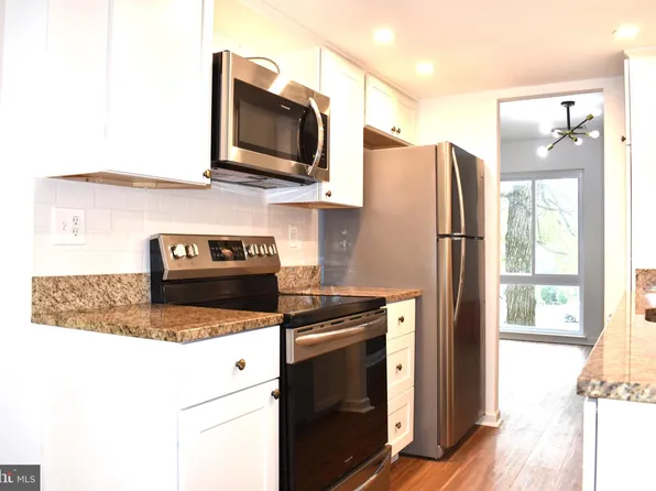 7235 Jillspring Ct #A, Springfield, VA 22152