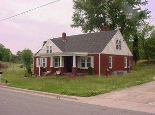 204 N 5th Ave, Mayodan, NC 27027