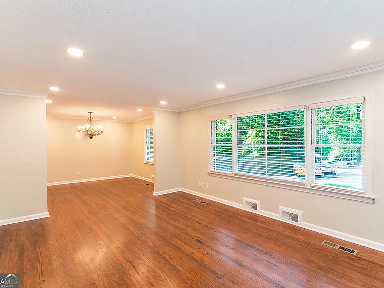 4090 Land O Lakes Dr NE — Photo 18