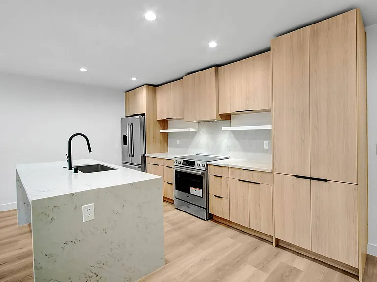 950 4th Street — Photo 30