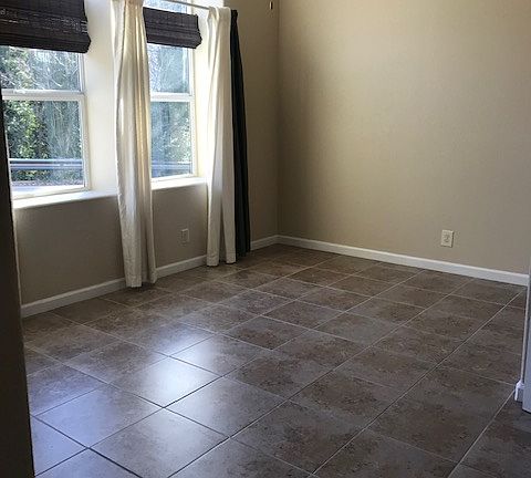 5th image of 5707 Sacramento Ave #2