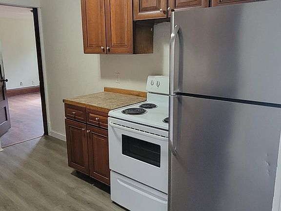4th image of 2704 16th Ave S APT 3