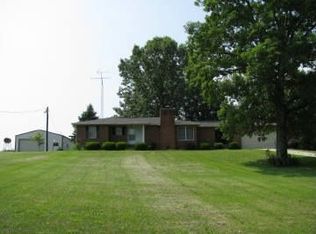 6559 E Hobbes Rd, Woodlawn, IL 62898