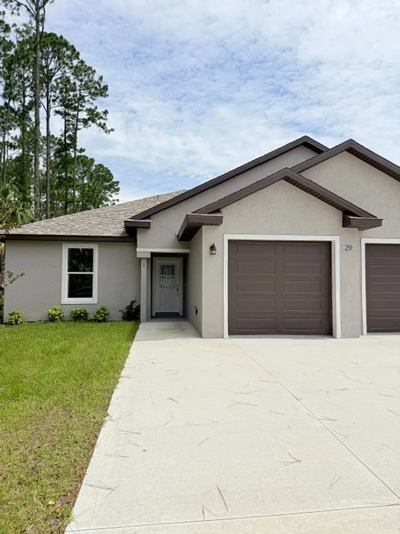 Brand new duplex with screen porch ! — Photo 2