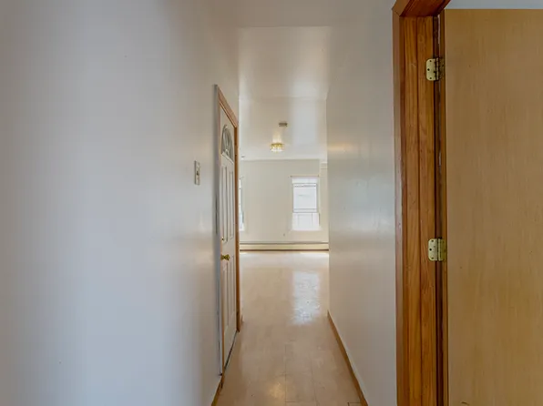 58 Yale Avenue image 4 of 8