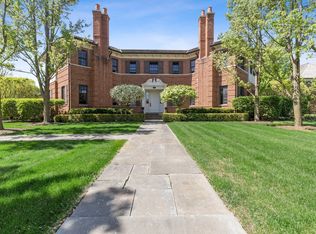 1100 Olmsted Dr, Lake Forest, IL 60045