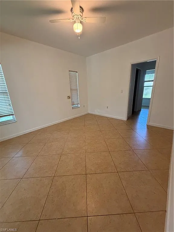3 bed, 2.0 bath, 1700 sqft, $2,000 — Photo 2