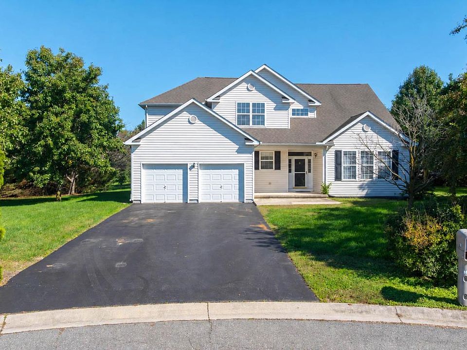 1st image of 10 Misty Vale Ct