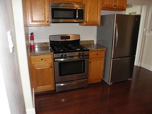 3rd image of 658 Paris St #I
