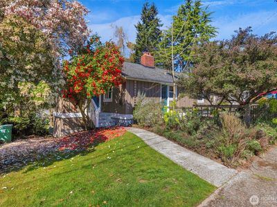 6825 43rd Avenue NE, Seattle, WA, 98115