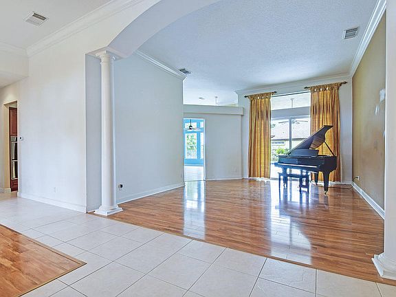 5th image of 877 SW Grand Reserves Blvd
