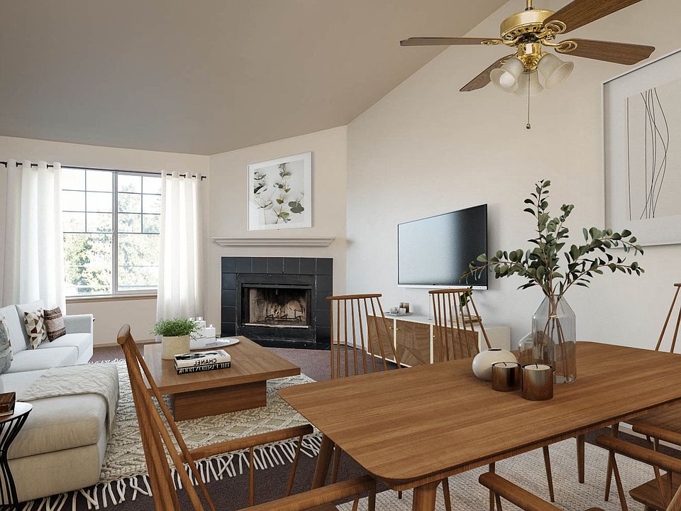 Courtyards at Fairview | Living Space