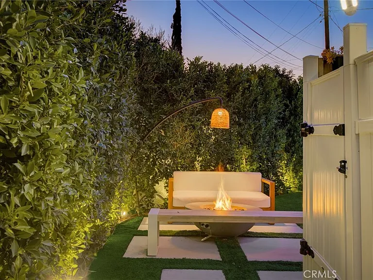 8161 Encino Ave — Photo 69