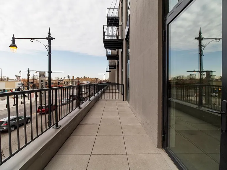 6 Corners Lofts — Photo 6