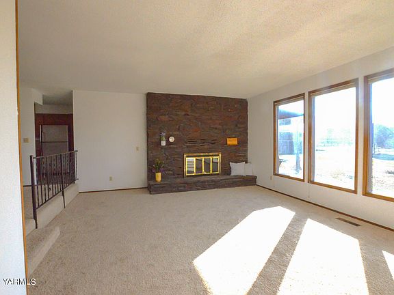 3rd image of 1600 Cutler Way