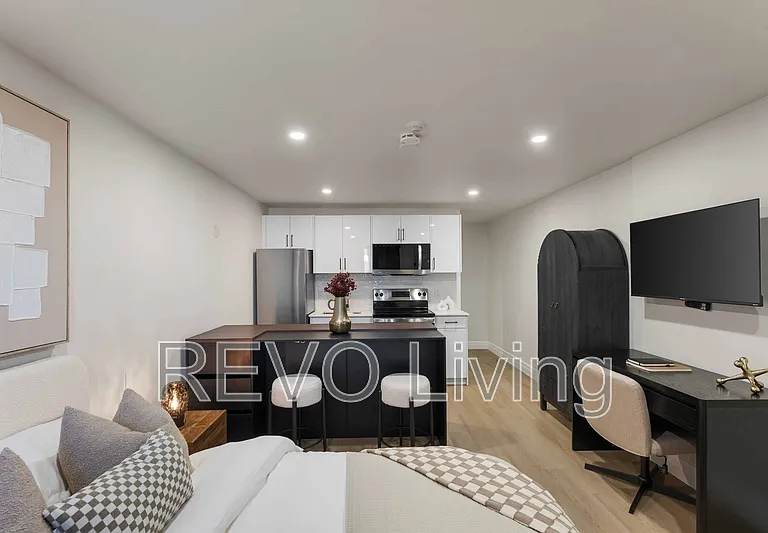 7800 Lundys Ln #123 — Photo 3