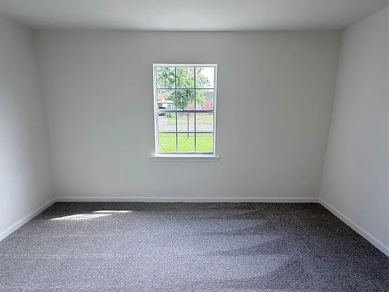 8837 Oak Knoll Ln — Photo 17