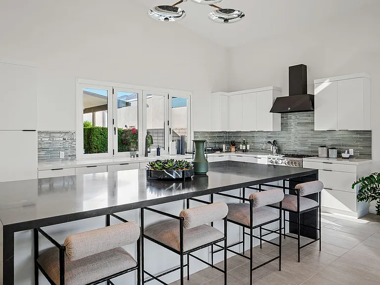 422 Fountain Dr — Photo 10