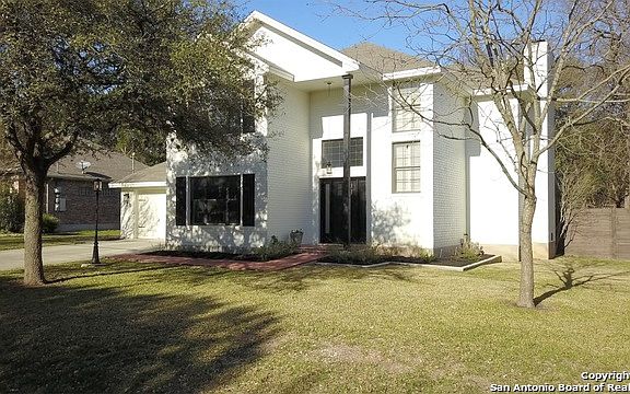 2nd image of 920 Mission Hills Dr