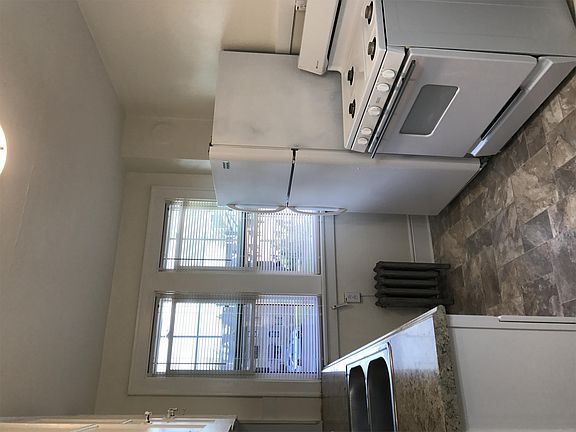 2nd image of 274 Saint Lawrence Ave APT 8