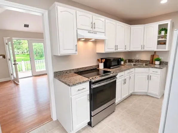 (undisclosed Address), Centereach, NY 11720