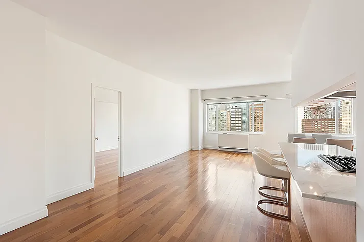 400 E 54th St #31B — Photo 2