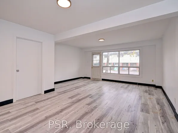 516 Sunnydale Pl #F, Waterloo, ON N2L 4T1