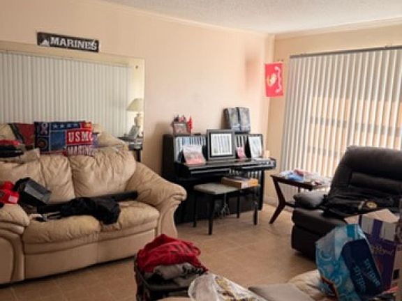 4th image of 416 W Ridge Rd