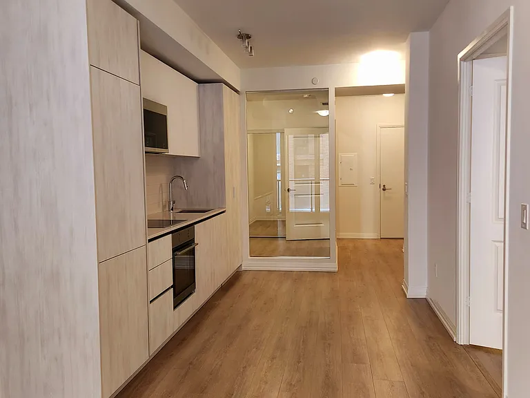 8 Widmer St #704 — Photo 3